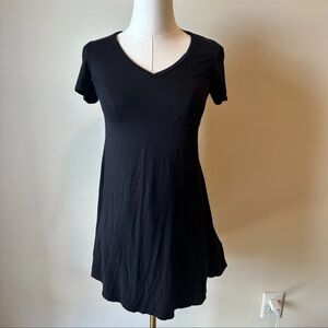 Lulu's Classic Black Short Sleeve Midi Dress with Pocket